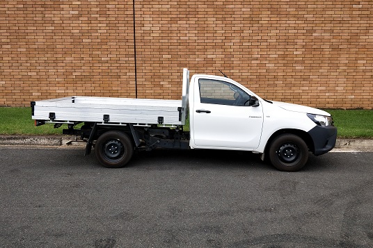 white-2018-toyota-hilux-side-view