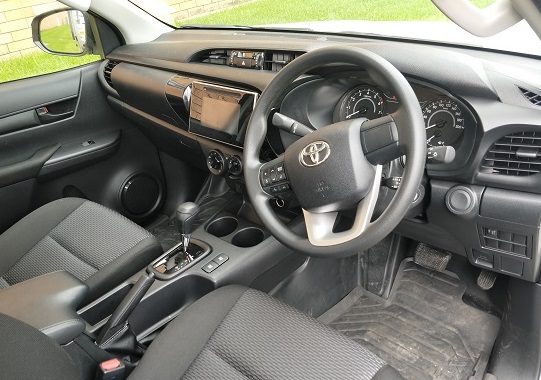 2018-toyota-hilux-workmate-interior